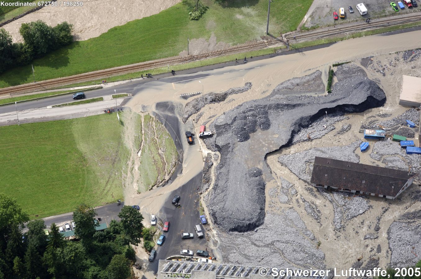 Verschüttetes Industriegebiet (August 2005) bei Dallenwil 'Stettli'. Position 2'672'750.44, 1'198'308.01